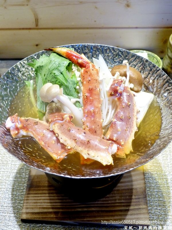 (((高雄食記)))新興區次郎本格日本料理美食與視覺的高級饗宴之鱈場蟹８吃，有商業午餐