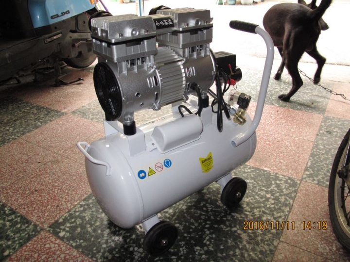 台灣製 羅威牌 LUOWEI 2.5HP 24公升 無油式 空壓機 空氣壓縮機 空氣打氣機 - 2525N