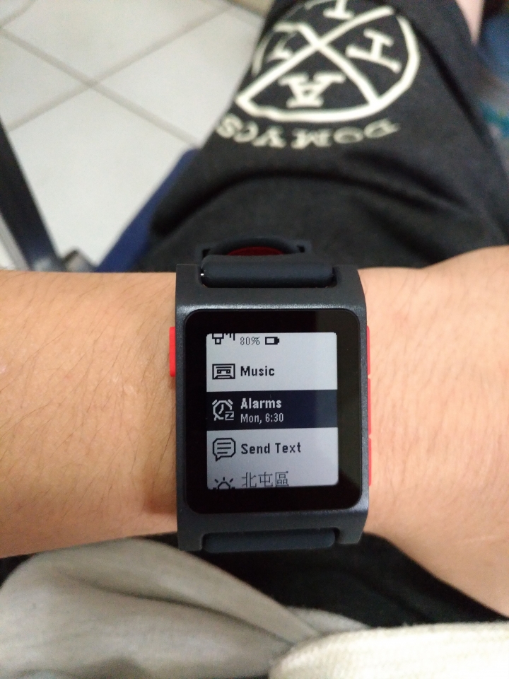 kickstarter募資第一名，續航力可達七天的智慧型手錶 - pebble 2 開箱及上手應用