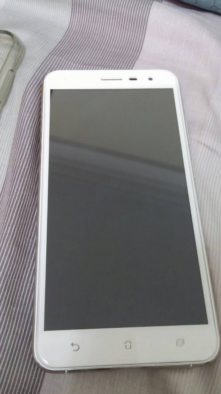 終於找到ZenFone 3好用的玻璃保護貼了