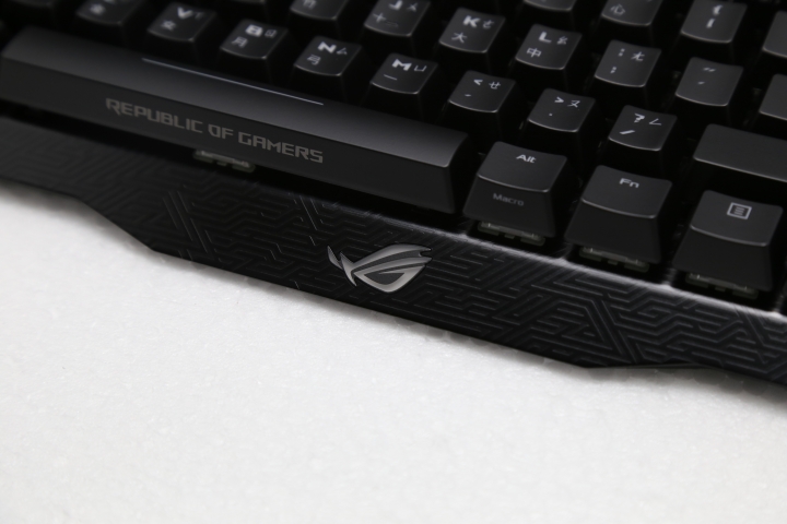 ROG Claymore RGB 機械鍵盤 真是有信仰才能開箱