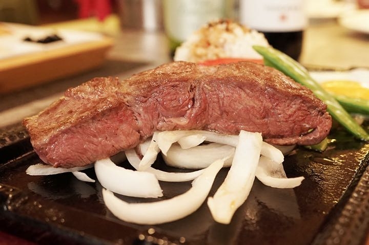【台南牛排】鬥牛士經典牛排｜欣賞浪漫夜景，享用超值海陸雙主餐！