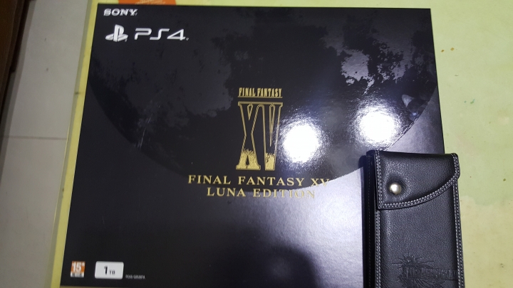 PS4 Slim CUH-2017+太空戰士 15限量同捆開箱