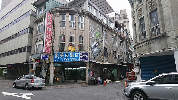 當日治巴洛克風遇上民國塗鴉風