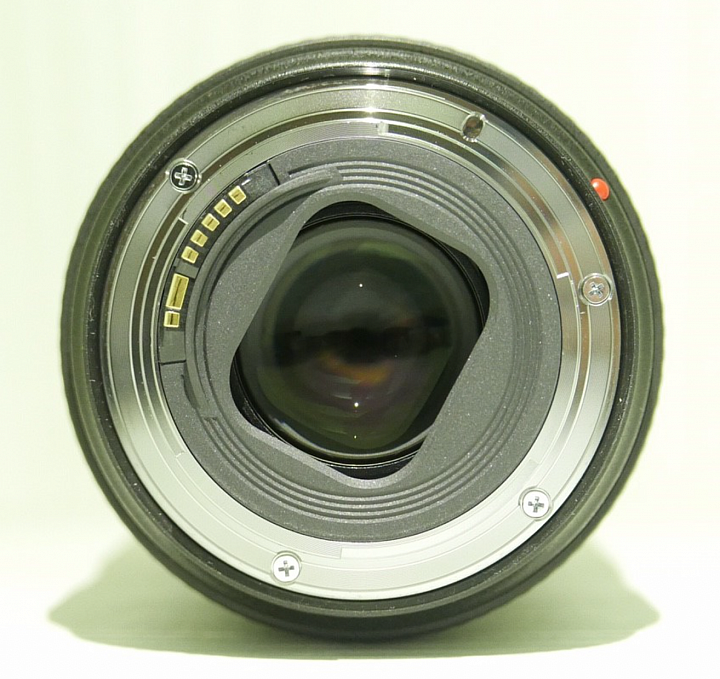 [分享]Canon EF 24-105mm F4 L IS II USM 全圖片開箱
