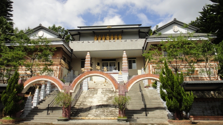 尋訪孫立人將軍長眠之地．順遊大坑及新社尋訪百年老樹