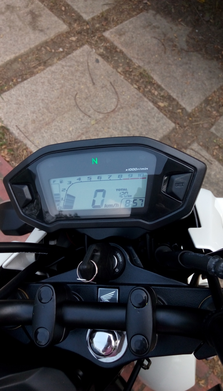 人生第一台"新"車，也是第一台檔車MSX 125 SF (文長)