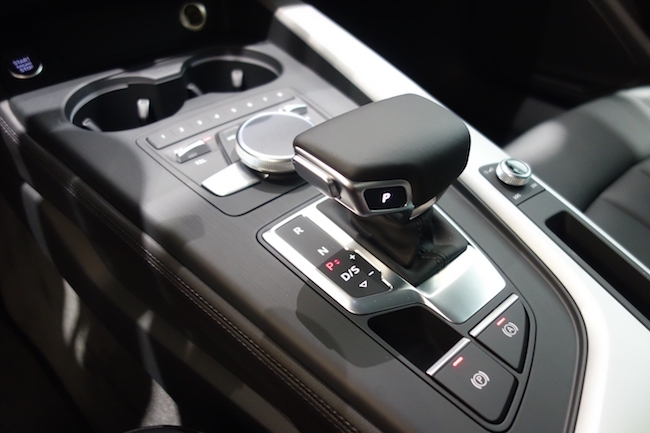 Audi A4太美，賞車喝咖啡