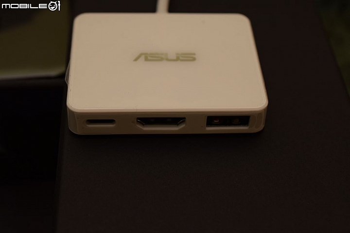 開箱 12.5 吋 ASUS Zenbook 3 UX390 石英灰