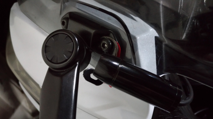 淘寶也有好貨？唯賽思通X1F前後鏡頭行車記錄器