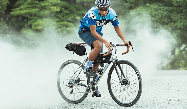 想選一台入門登山公路車