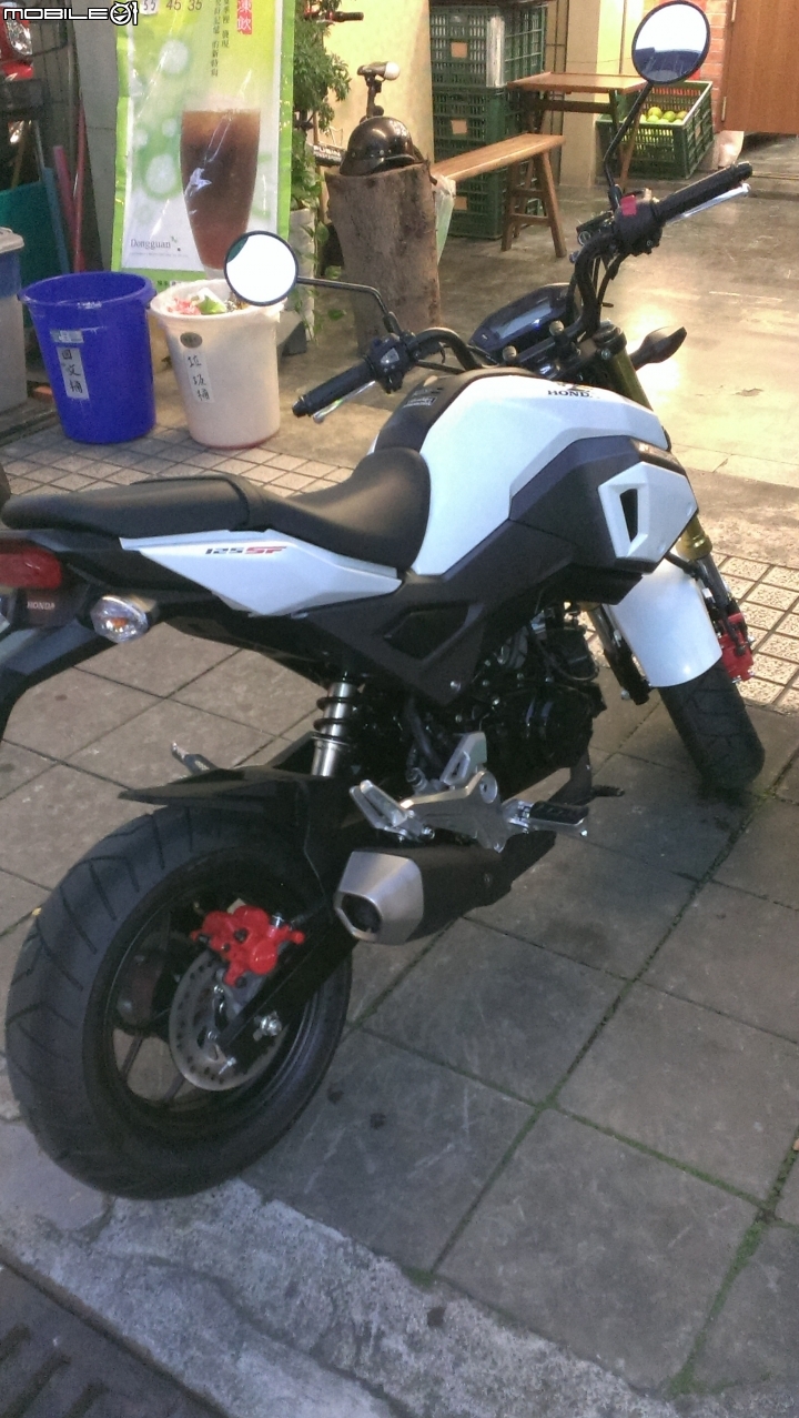 人生第一台"新"車，也是第一台檔車MSX 125 SF (文長)