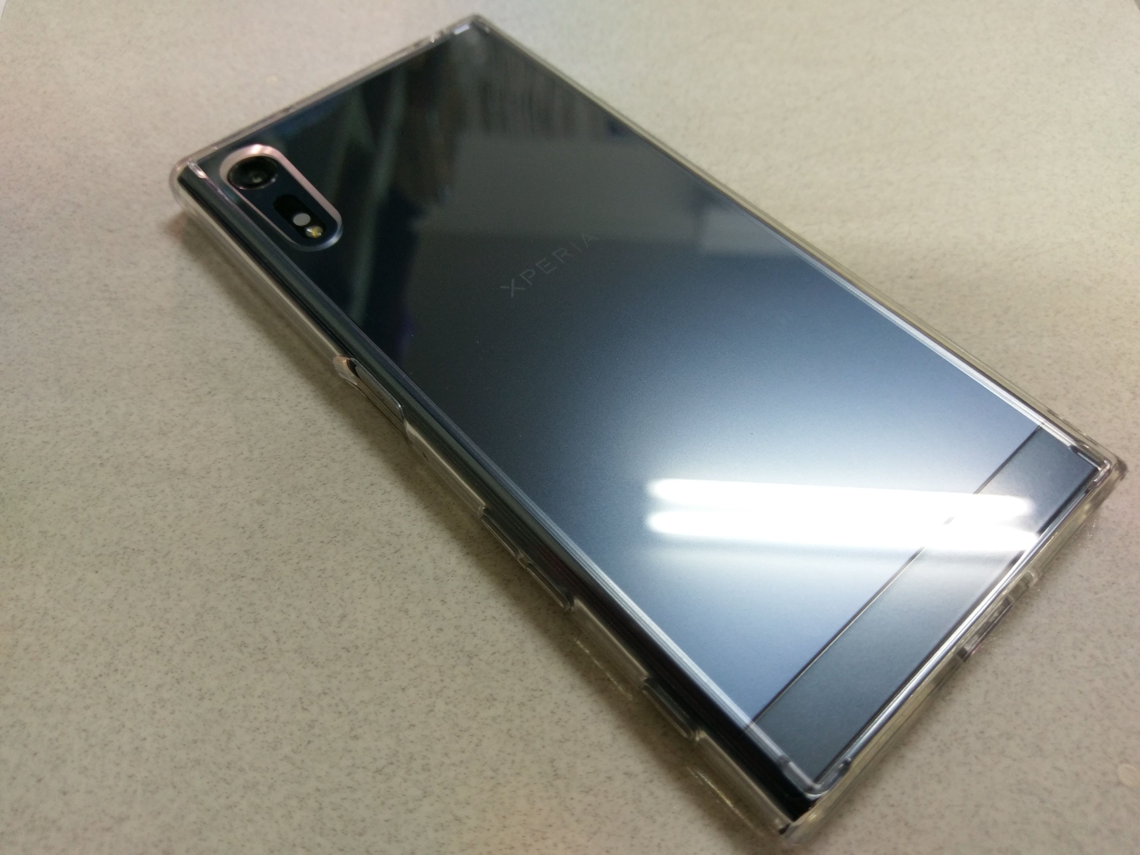 【分享】XZ Devilcase玻璃保護貼
