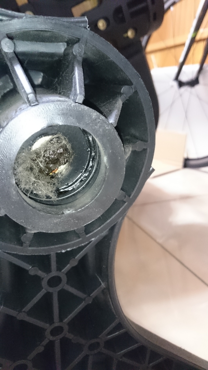 請問電腦椅的氣壓棒，都是統一規格嗎?