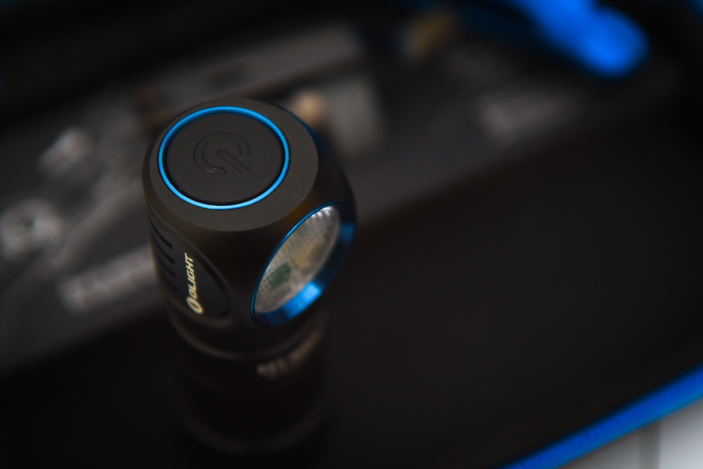 可愛的Olight 傲雷 H1 靈狐 500流明 頭燈