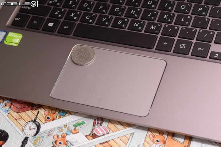 全金屬窄邊框輕薄筆電ASUS ZenBook UX410UQ