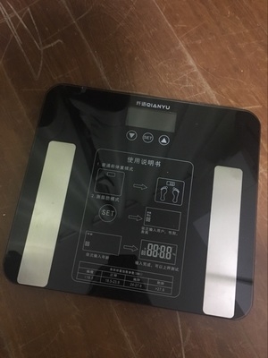 599元 七項測量功能的體脂計    感覺還不錯  纖語體脂計
