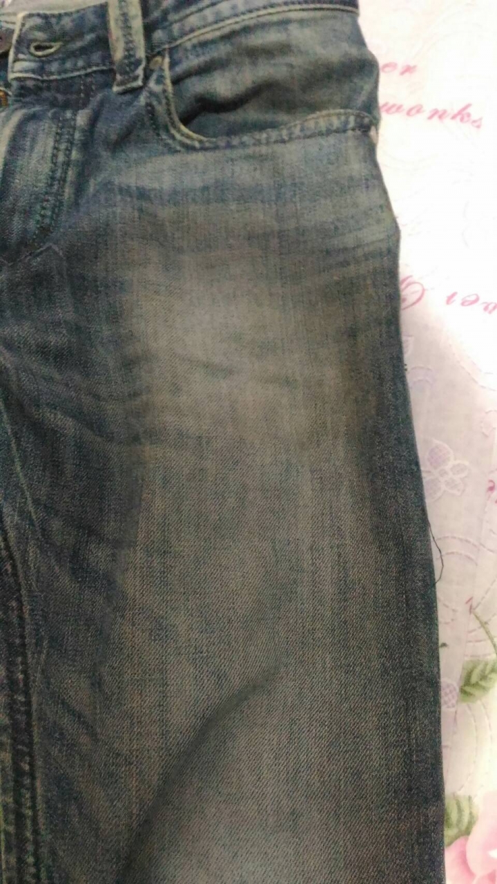 牛仔褲刷色部分變黃還有救嗎