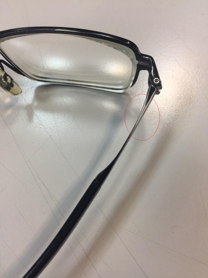 PORSCHE 保時捷 鏡框掉漆
