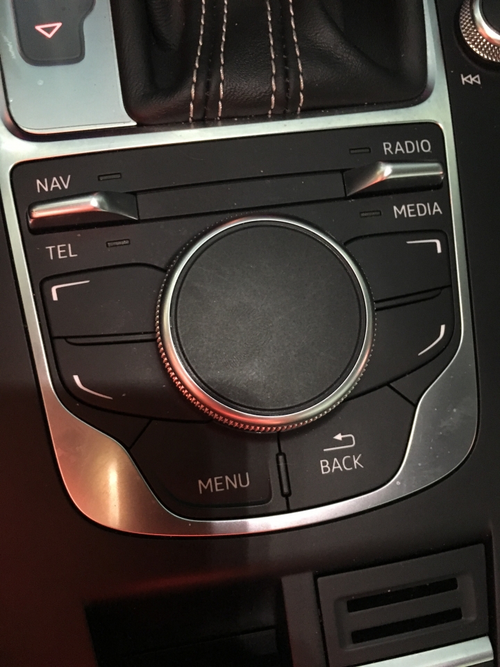 8v s3 mmi螢幕故障