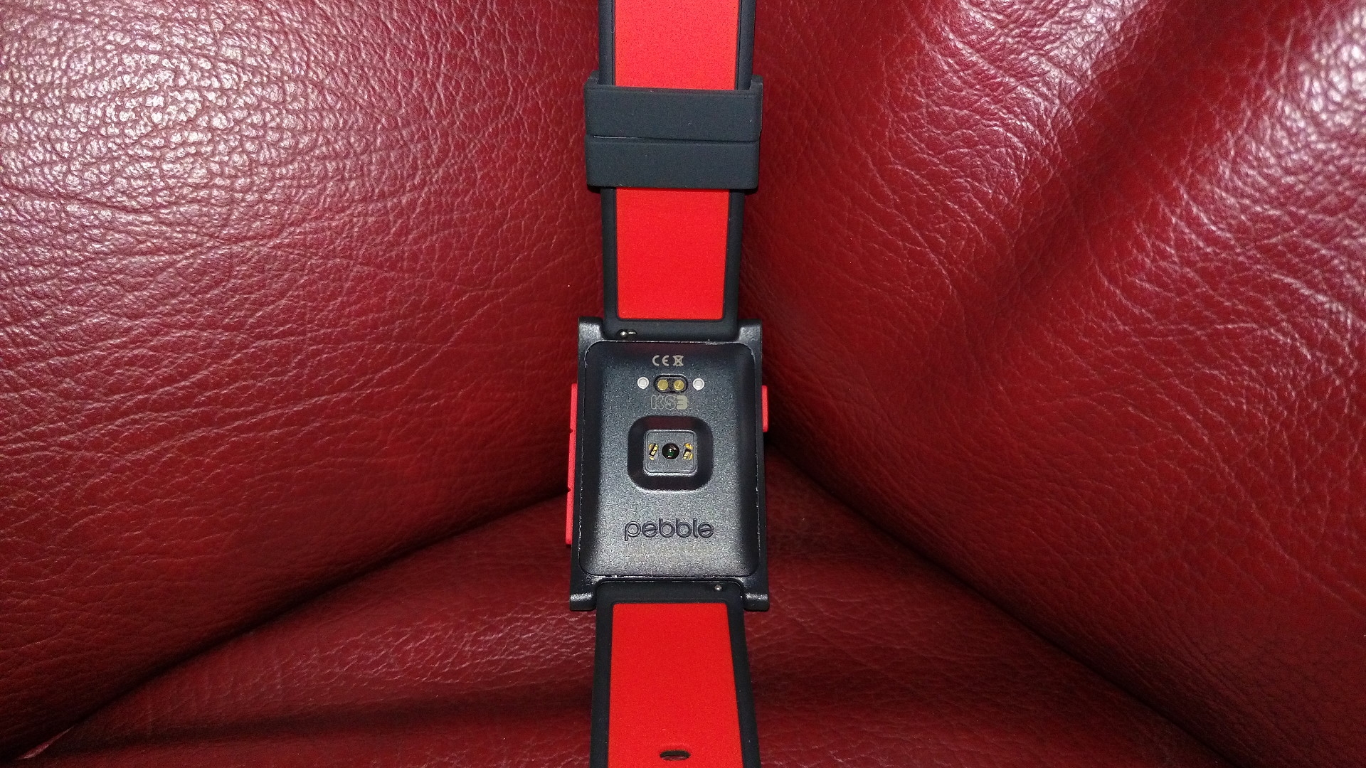 最早成功的智慧錶品牌，新一代產品 Pebble 2 開箱