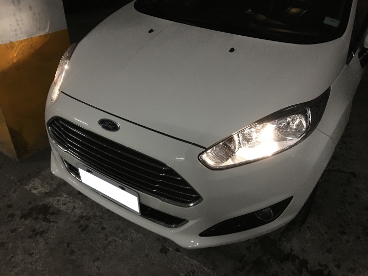 fiesta 1.0t 小白肥 草莓開箱文 接地線及換燈泡分享(以及fabia combi體驗)