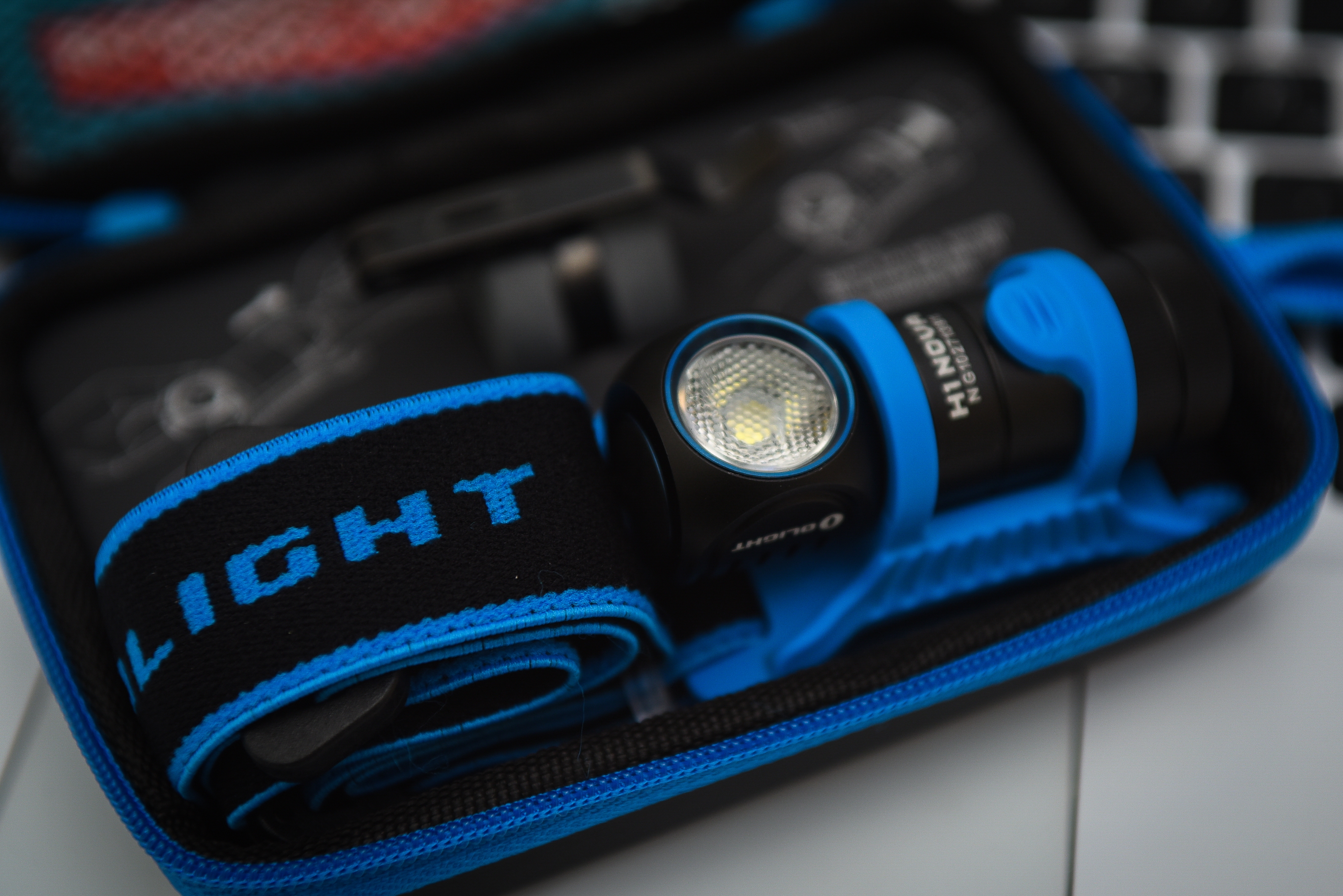 可愛的Olight 傲雷 H1 靈狐 500流明 頭燈