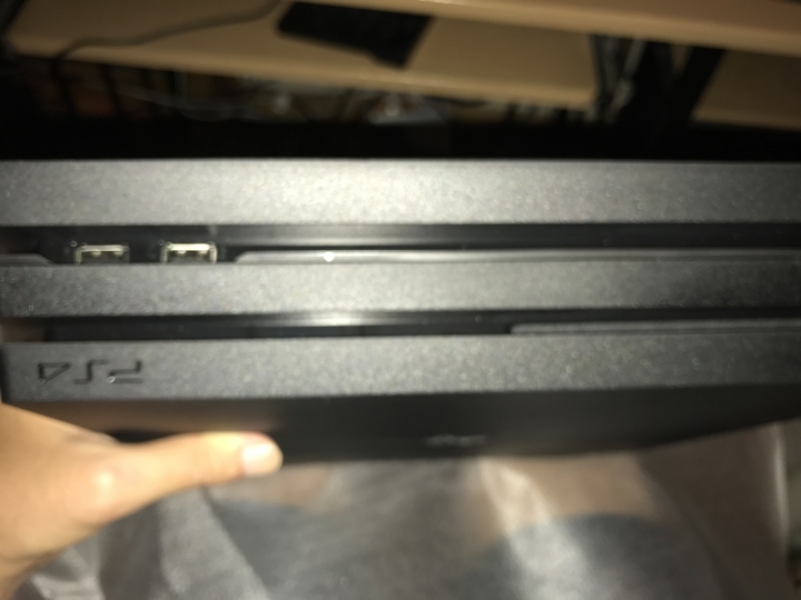 三年後的PS4 PRO 美版開箱