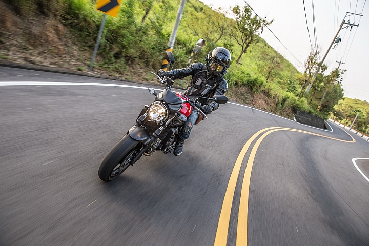 擁抱V2引擎的樂趣-SUZUKI SV650