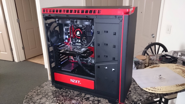 大家覺得我該買二手的NZXT H440嗎 ? 賣家只賣2400含運，想賣掉我現在用的視博通-未來戰士，貼錢上H440