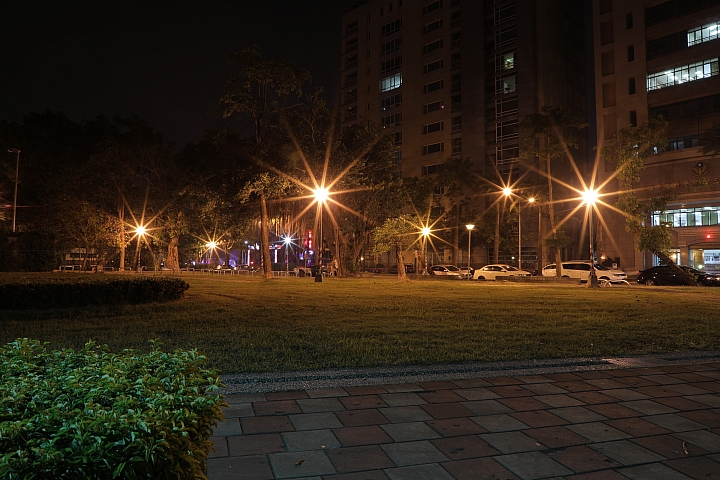 [分享]Canon EF 24-105mm F4 L IS II USM 全圖片開箱