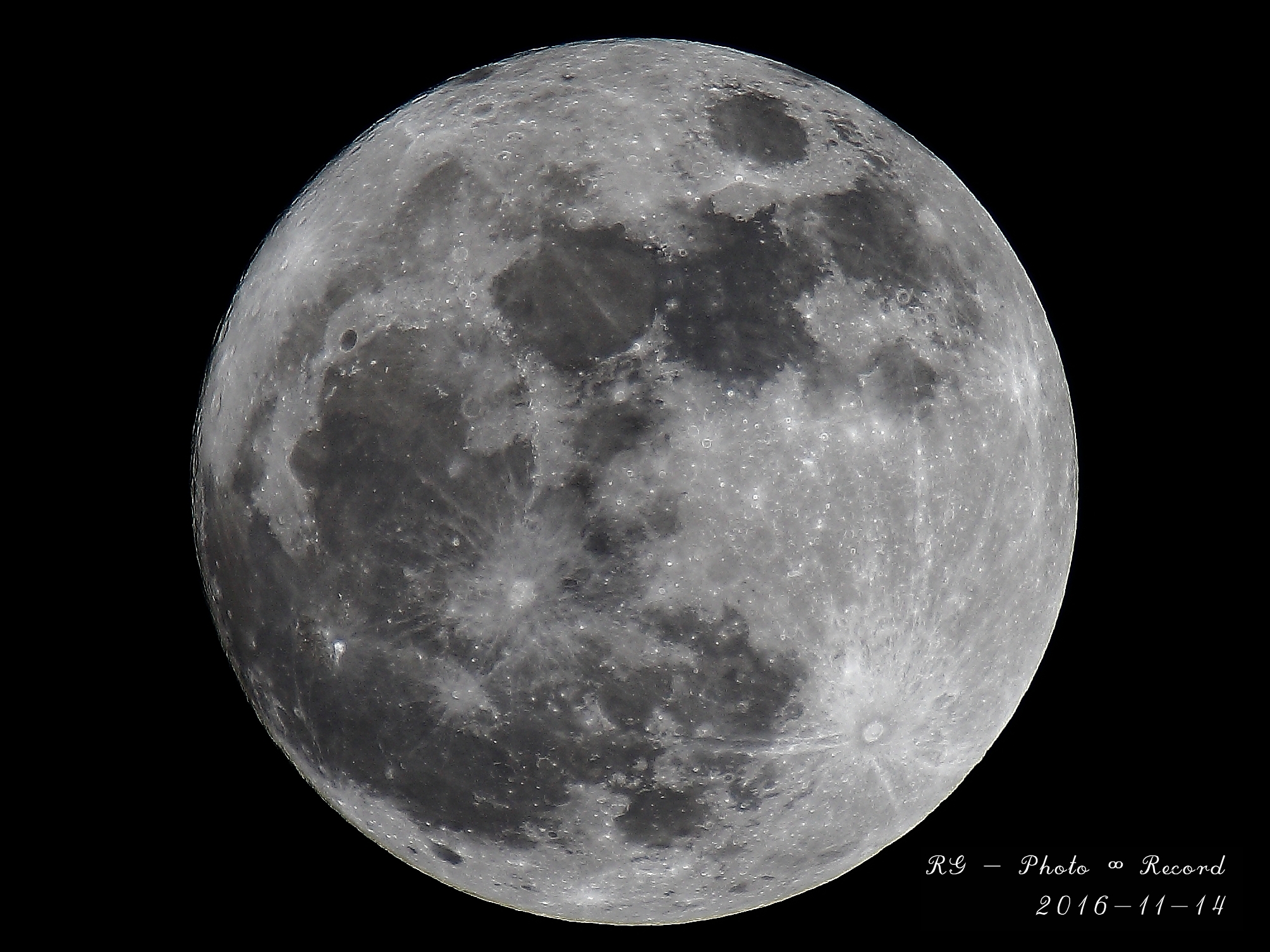 2016年超級大月亮蓋大樓了~~~