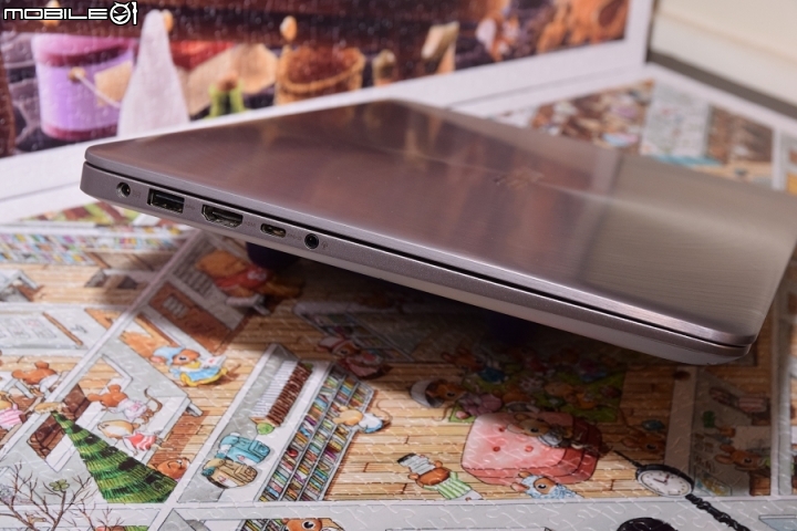全金屬窄邊框輕薄筆電ASUS ZenBook UX410UQ