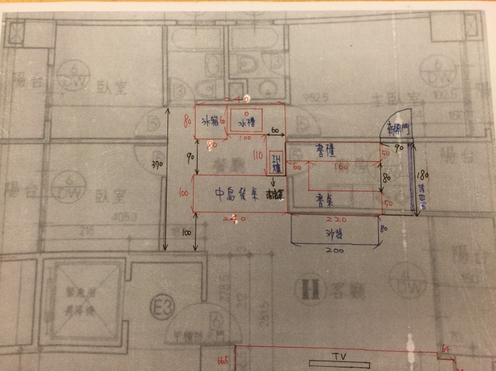 ［請益］廚房位置適合更動嗎？2大2小家庭2個女兒三房兩廳格局同房後再分房大家都怎麼評估呢？拜託板上神人幫我看看如何規畫比較好？