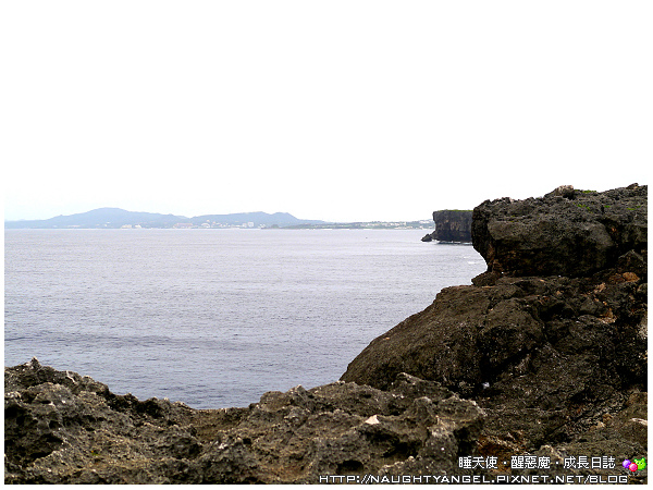 【沖繩自駕景點】殘波岬有唯美海灘、白色燈塔、斷崖峭壁、殘波大獅子，還有2016年最新的✦親子娛樂劇場.琉球忍者〈LEQUIOS THEATER IN 殘波〉