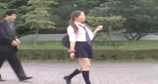 槍靠我在我的肩上~~~刺~~刺