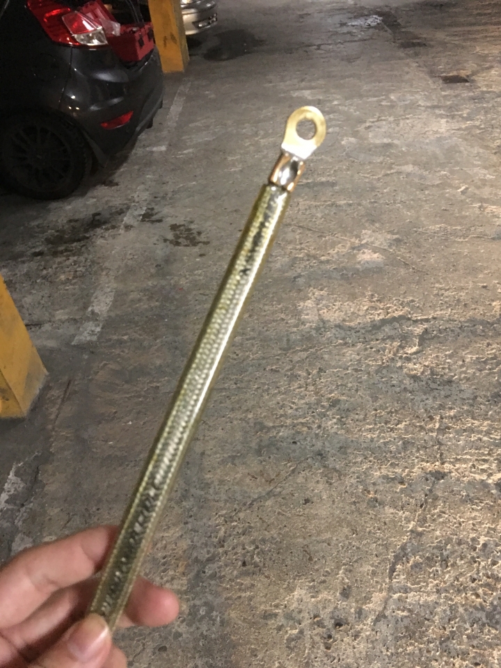 fiesta 1.0t 小白肥 草莓開箱文 接地線及換燈泡分享(以及fabia combi體驗)