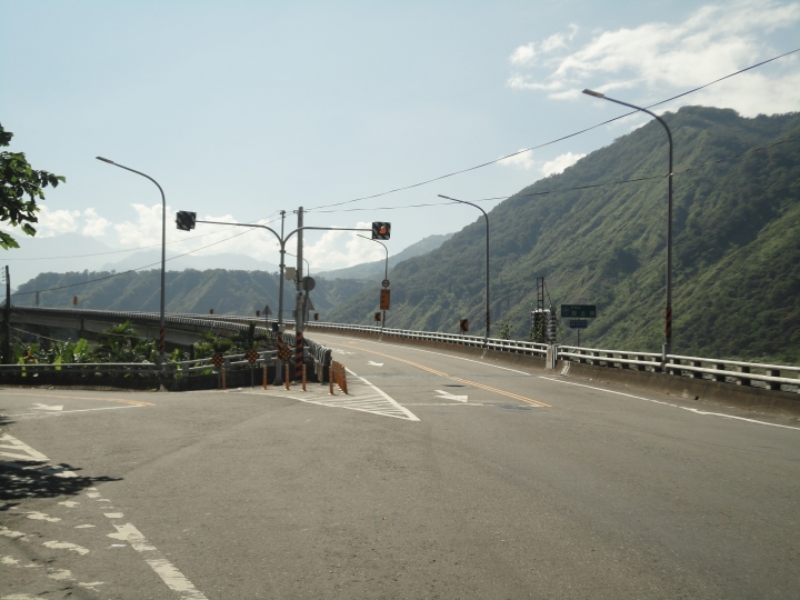 延續探訪西段「八通關古道」之旅(上)-糾結不清的新舊公路與古道