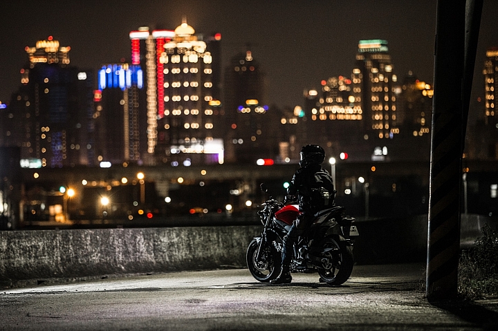 擁抱V2引擎的樂趣-SUZUKI SV650