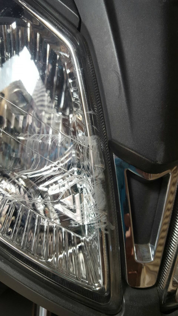 前方倒車撞上我的車