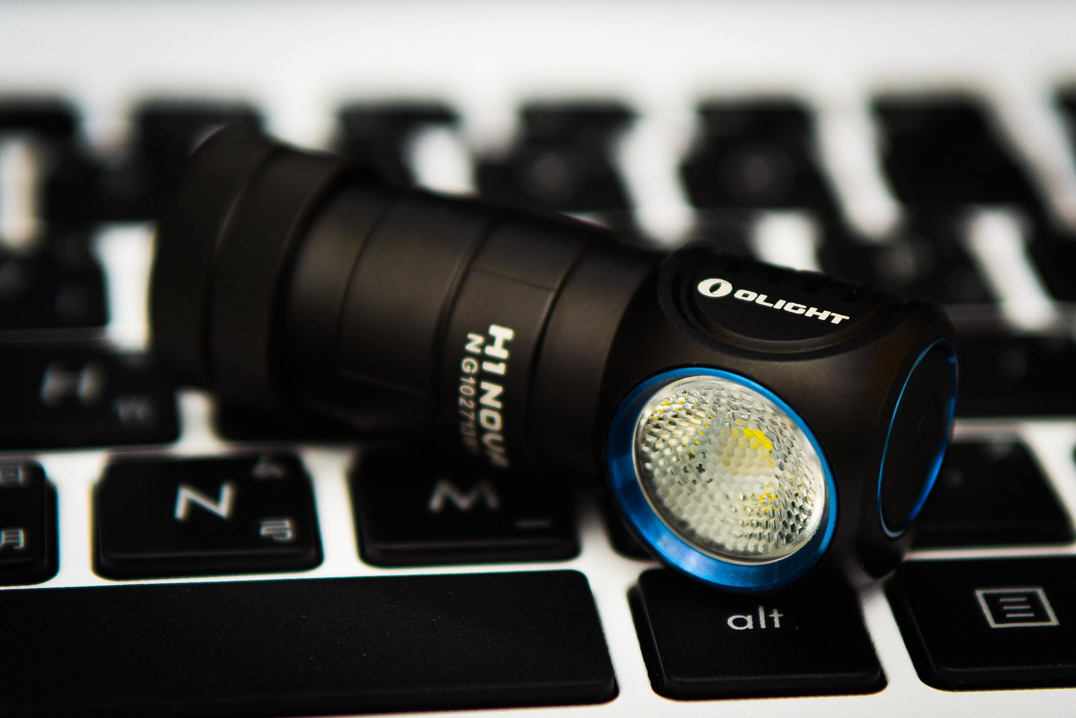 可愛的Olight 傲雷 H1 靈狐 500流明 頭燈