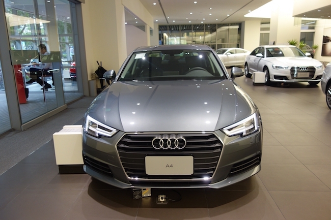 Audi A4太美，賞車喝咖啡