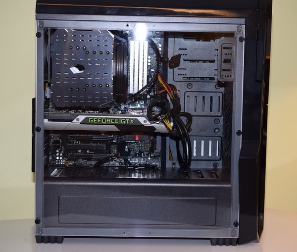 大家覺得我該買二手的NZXT H440嗎 ? 賣家只賣2400含運，想賣掉我現在用的視博通-未來戰士，貼錢上H440