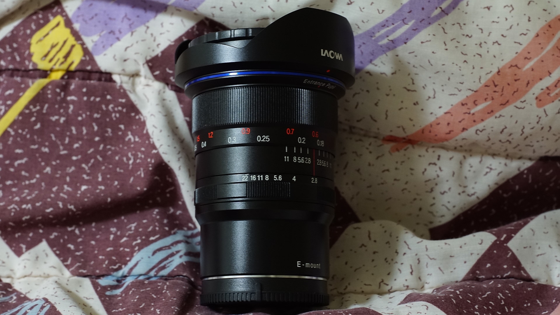 我們中國人的驕傲，畫質勝過11-24L的零畸變超廣角老蛙12mm F2.8D開箱