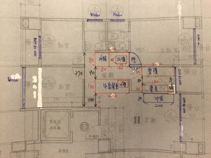 ［請益］廚房位置適合更動嗎？2大2小家庭2個女兒三房兩廳格局同房後再分房大家都怎麼評估呢？拜託板上神人幫我看看如何規畫比較好？