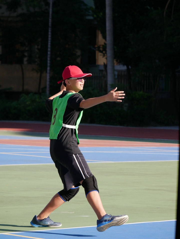 請問照片中所產生的黑影問題