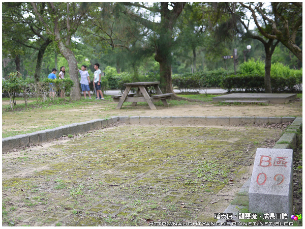 《龍門露營渡假基地》擊退夏日熱浪，回憶熱血青春，有山有水有草坪~ (順遊景點+美食)