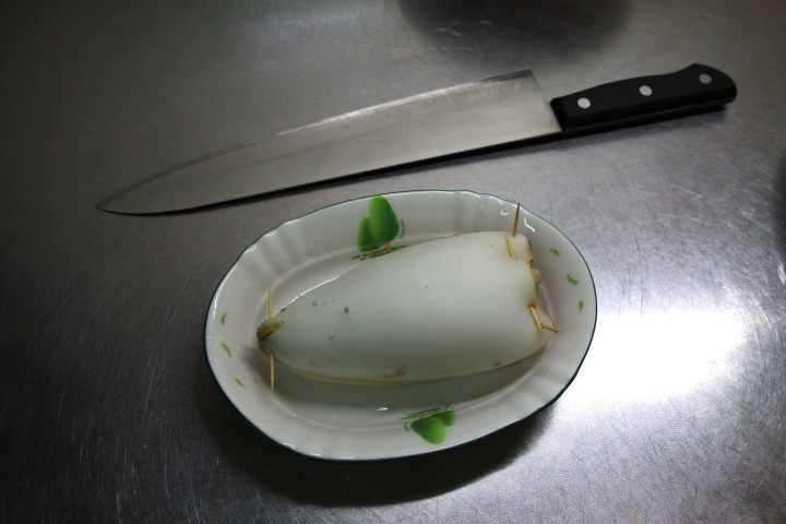 廚房 不一定是女人的之___透抽鑲肉