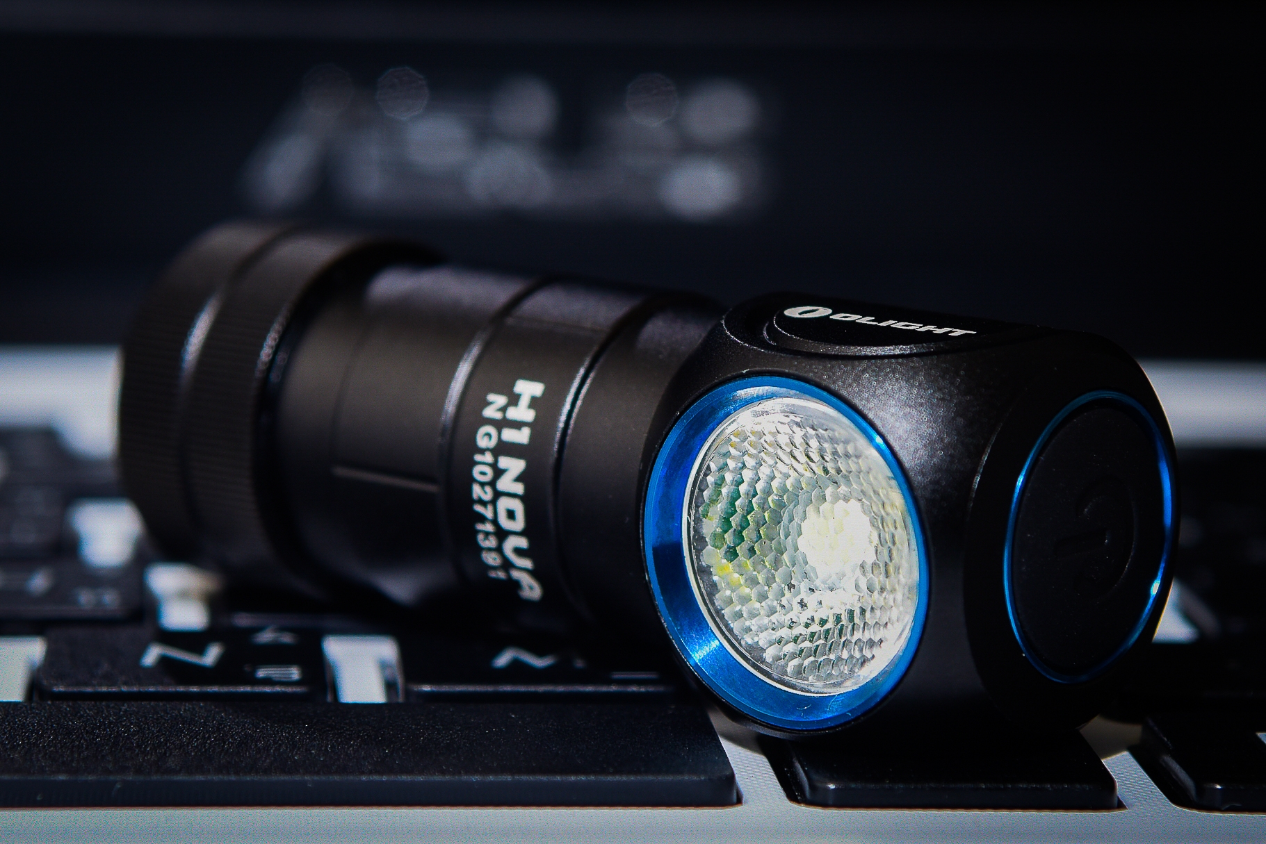 可愛的Olight 傲雷 H1 靈狐 500流明 頭燈