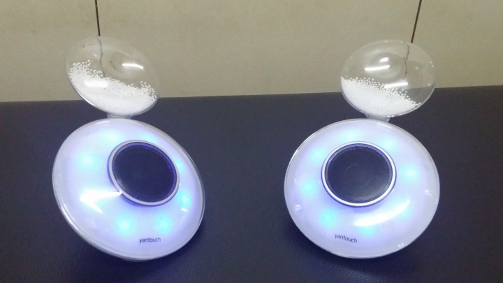 外型漂亮,聲音好聽的 陽泰電子yontouch eye LED燈立體聲藍牙喇叭 小小開箱